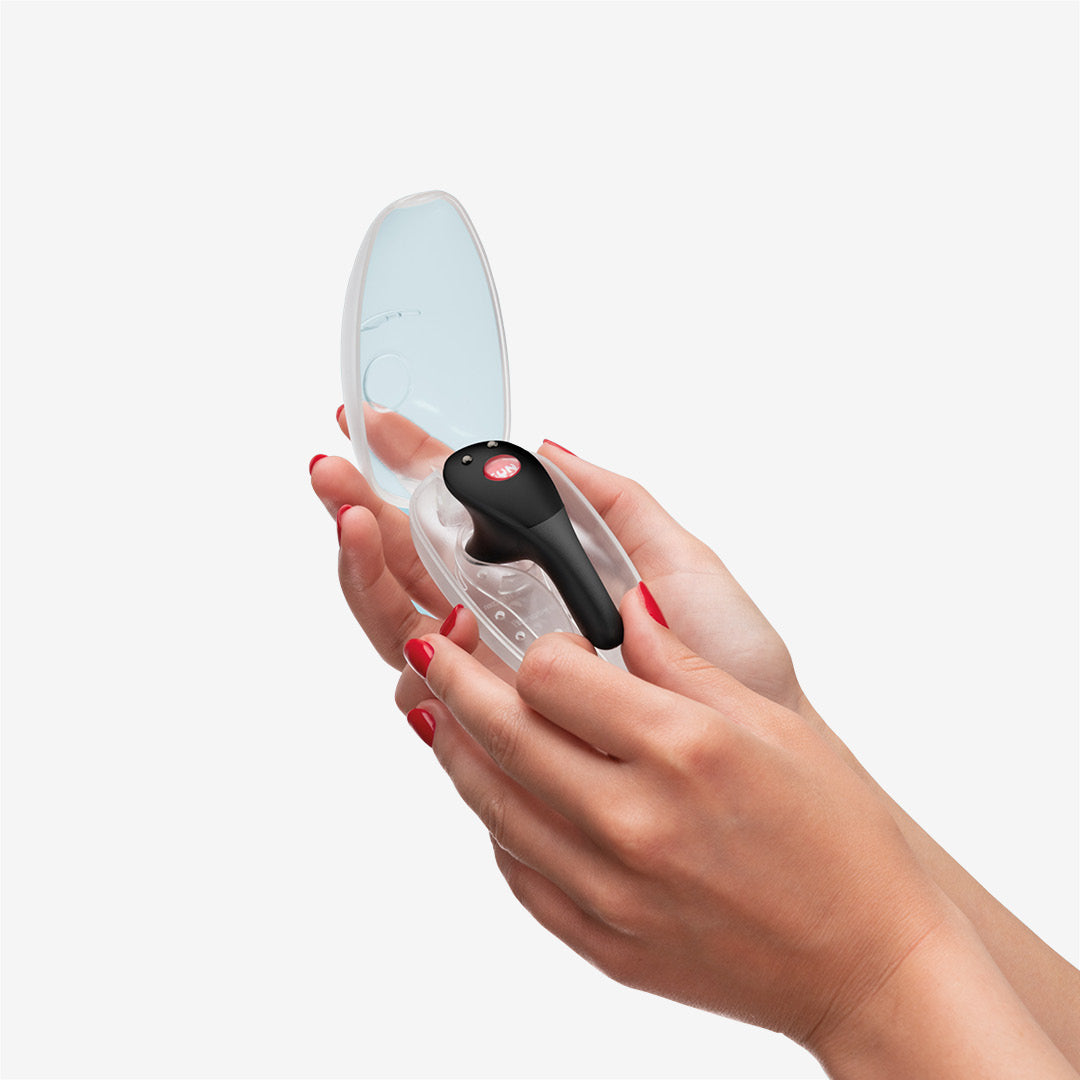 Couple's vibrator BE·ONE from FUN FACTORY in case